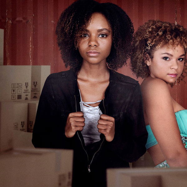 Deidra & Laney Rob a Train