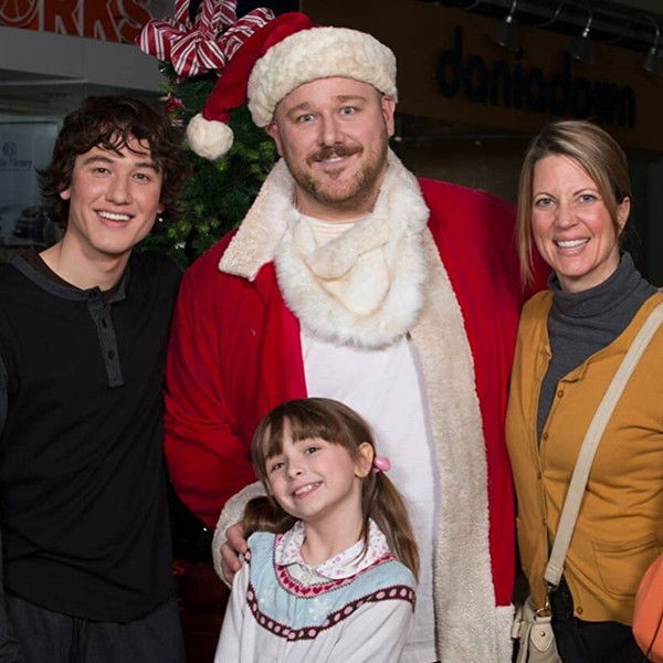 A Miracle on Christmas Lake