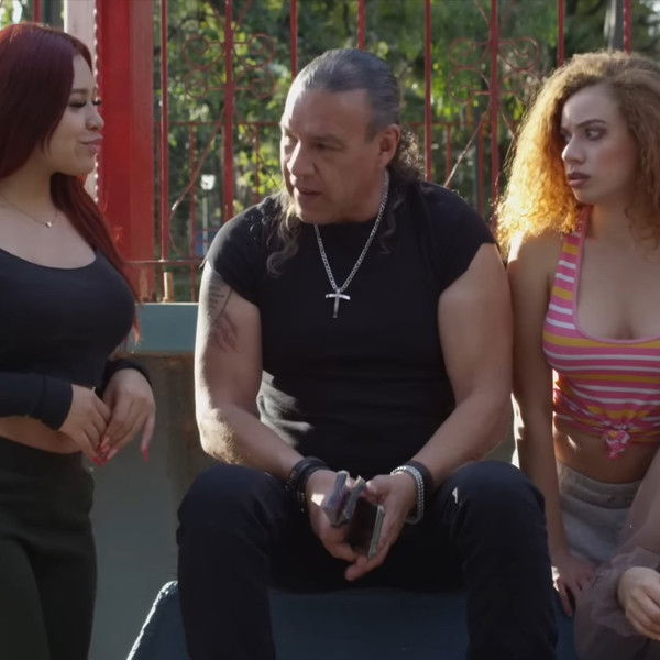 Las muñecas del narco