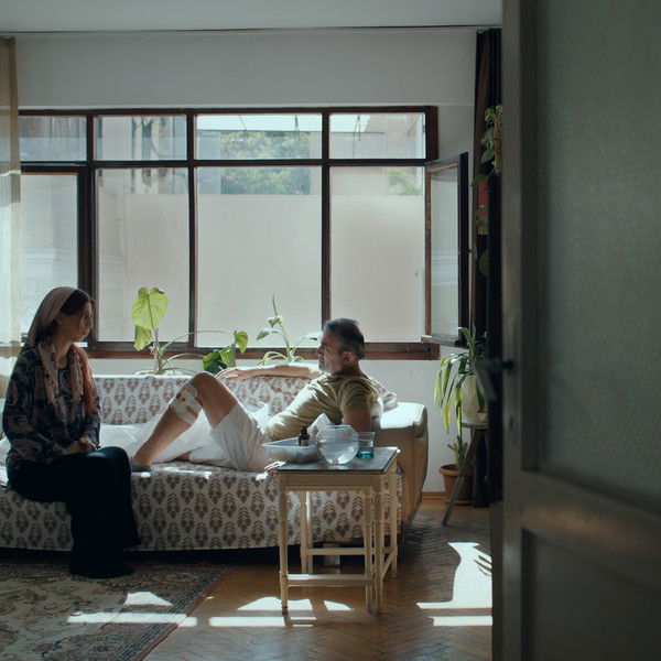 Çöldeyiz ve Başka Bir Yerde Değiliz