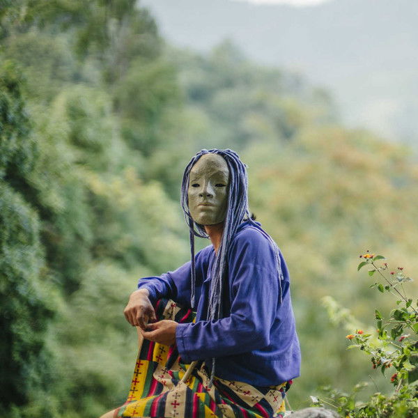 Hema Hema: Sing Me a Song While I Wait