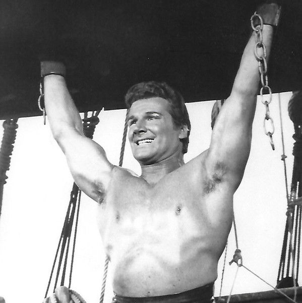 Hercules and the Pirates