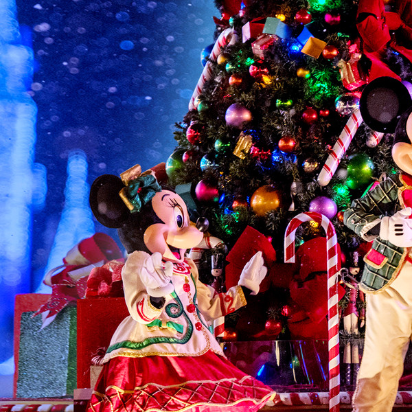 Decorating Disney: Holiday Magic
