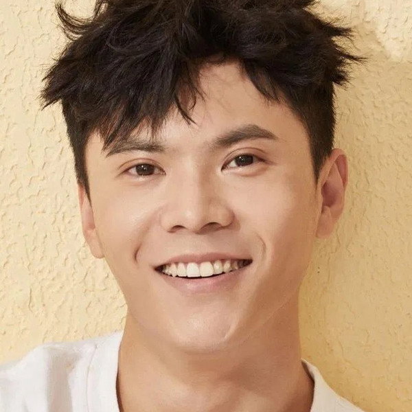 Zhenwei Wang
