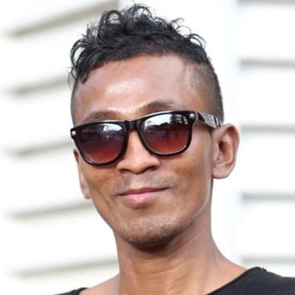 Azmi Black