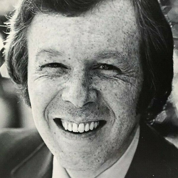 Lew Horn
