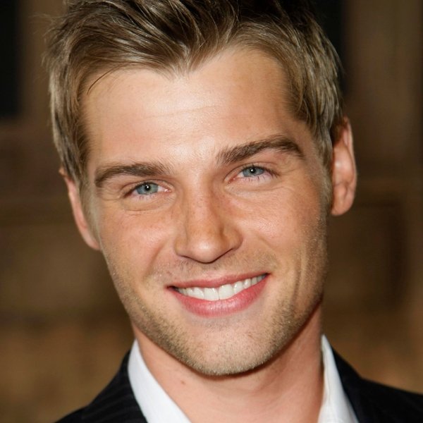 Mike Vogel