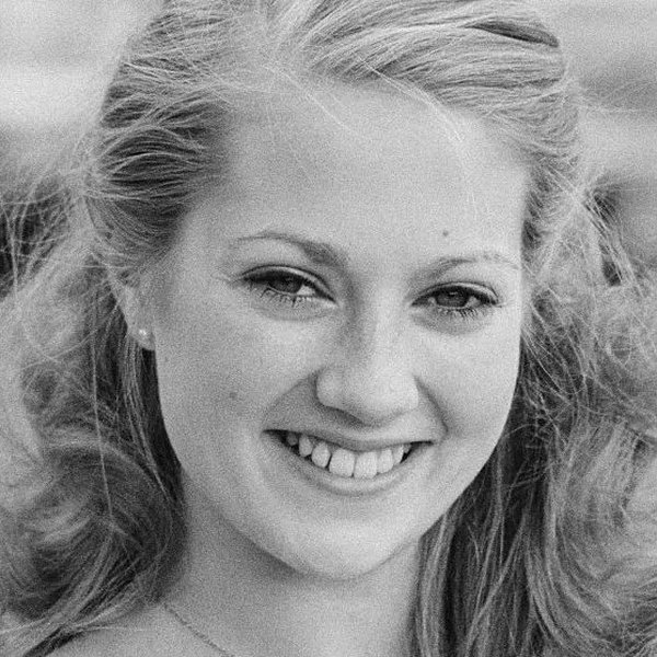 Tracey Childs