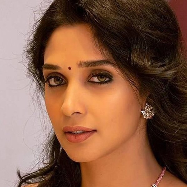 Nyla Usha