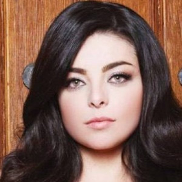 Violeta Isfel