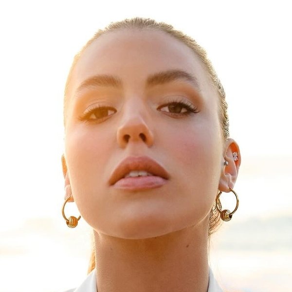 Mia Rouba M. Kiss