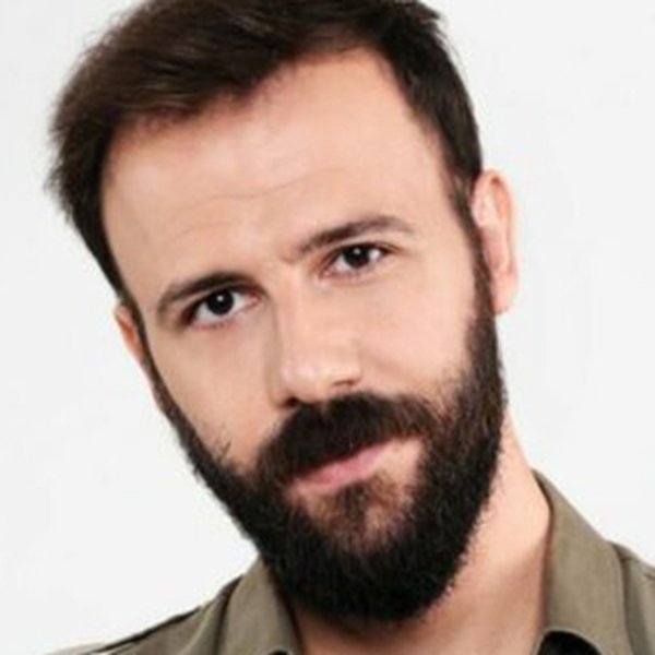 Nikos Gelia