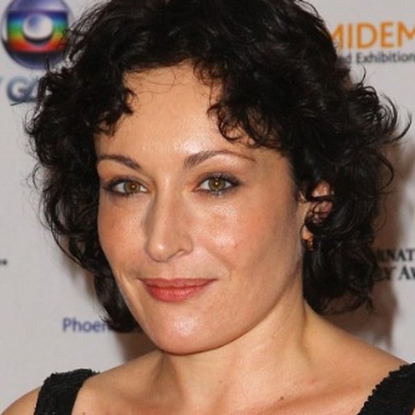 Lucy Cohu