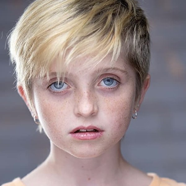 Farrah Mackenzie