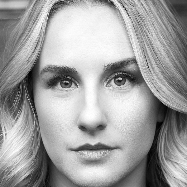 Jeanna De Waal