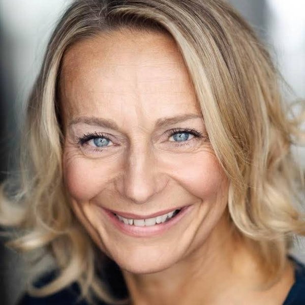 Naomi Allisstone
