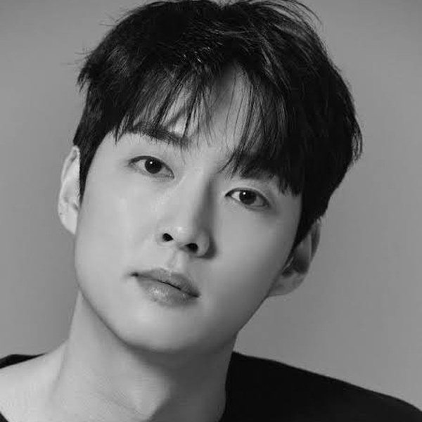 Kang Young-suk