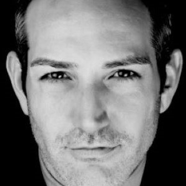 Derek T Gordon