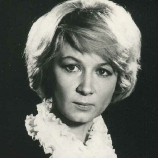Alla Demidova