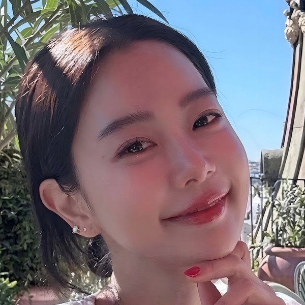 Clara Lee