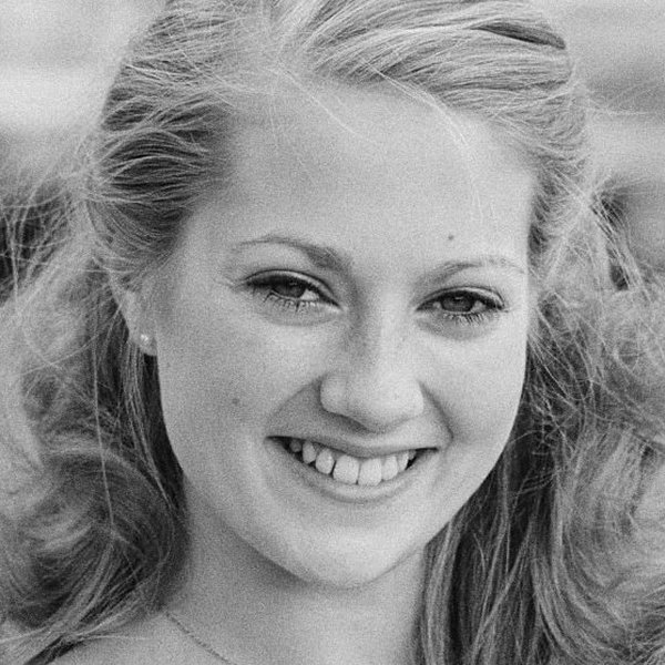 Tracey Childs
