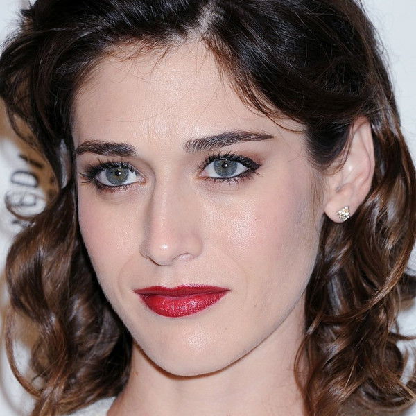 Lizzy Caplan