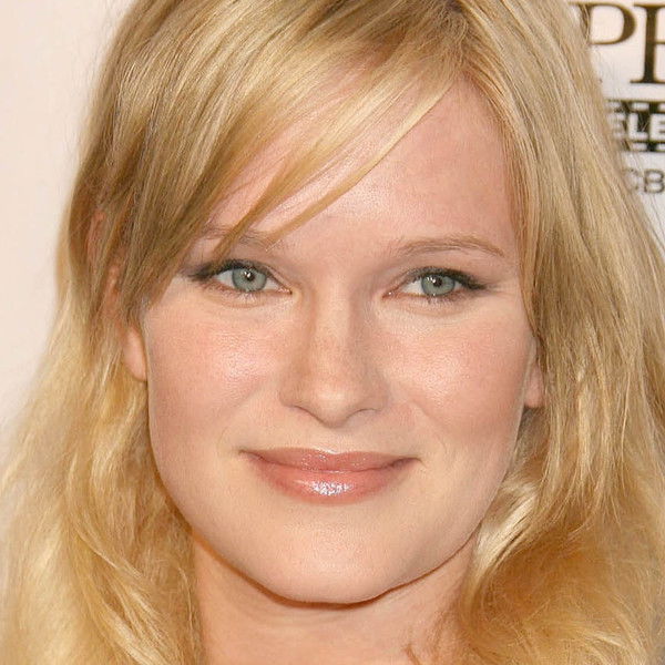 Nicholle Tom