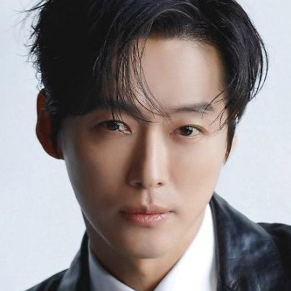 Namkoong Min