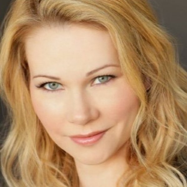 Julia Lee