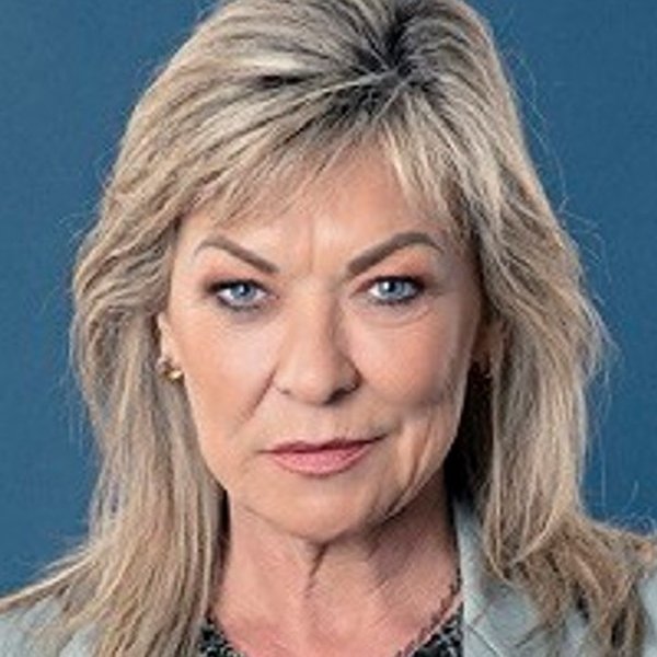 Claire King