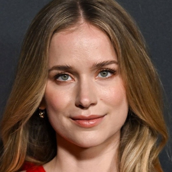 Elizabeth Lail