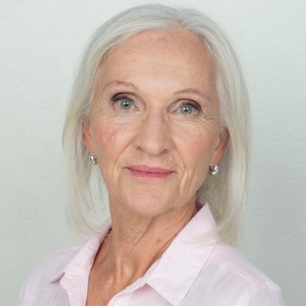 Angela Narth