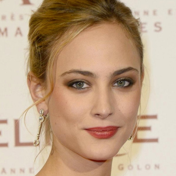 Nora Arnezeder