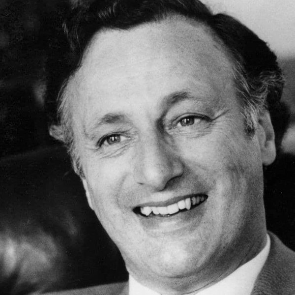 Paul Eddington