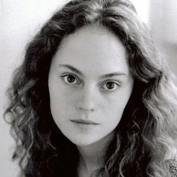 Angela Bettis
