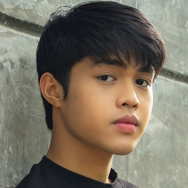 Elijah Canlas