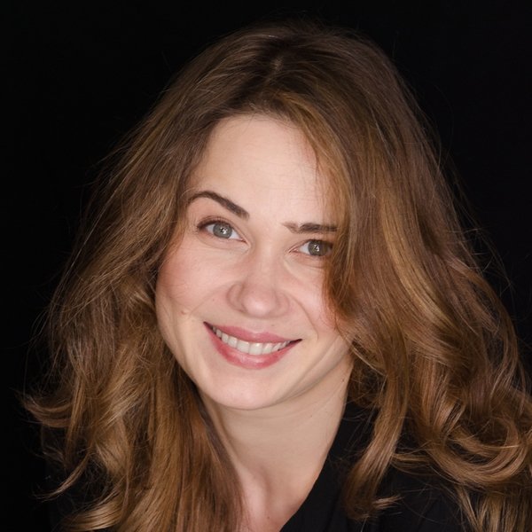 Iulia Lumânare