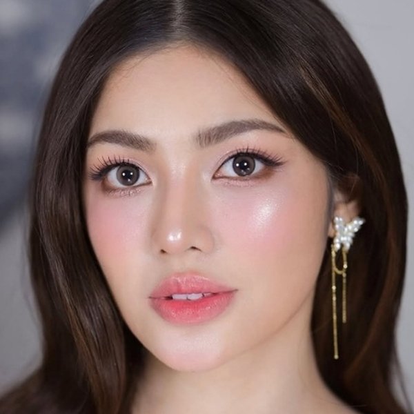 Jane De Leon