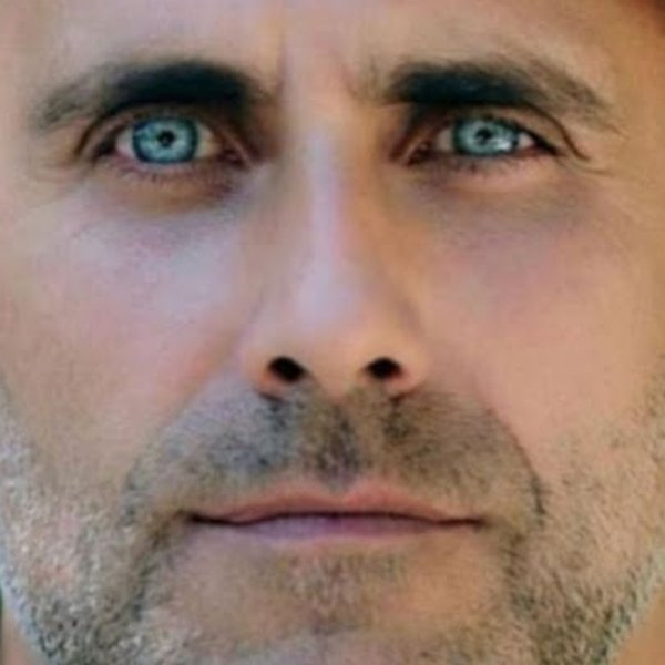 Alejandro León