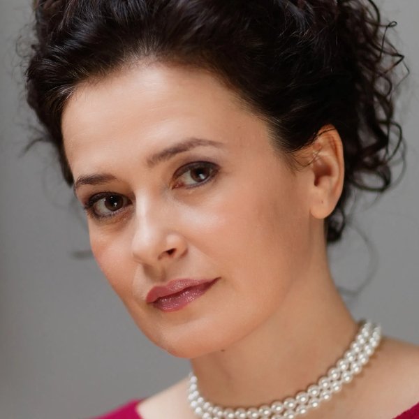 Simona Šaturová