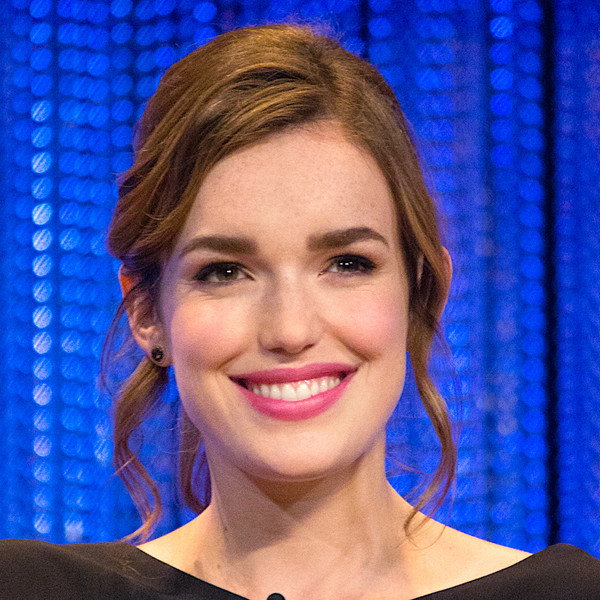 Elizabeth Henstridge