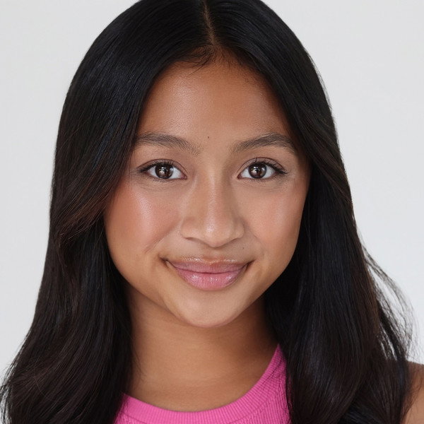 Chloe Adona
