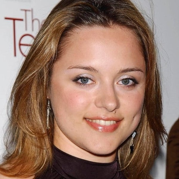 Zoë Tapper