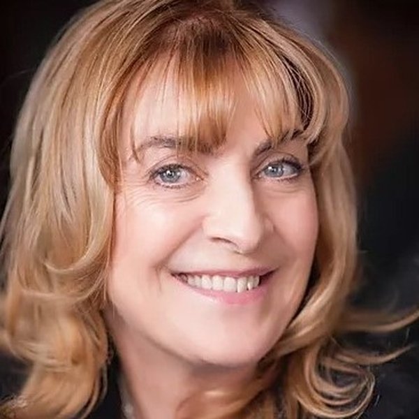 Lynda Rooke