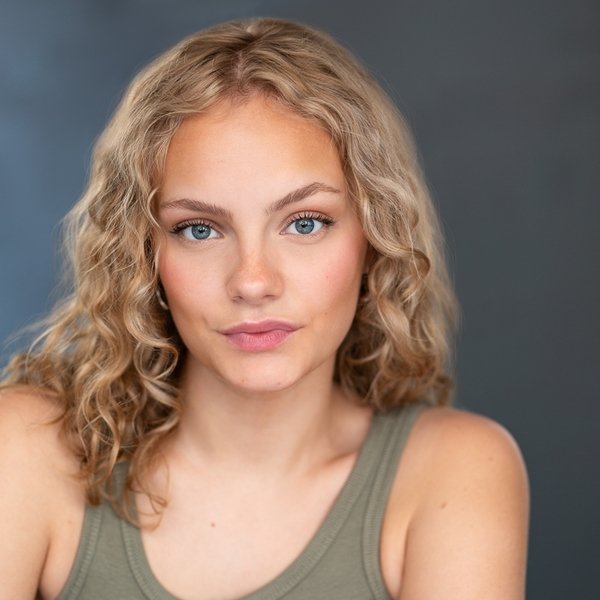 Lauren Viau