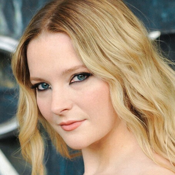 Morfydd Clark