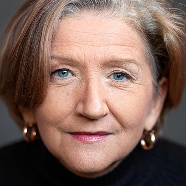 Fiona Stewart