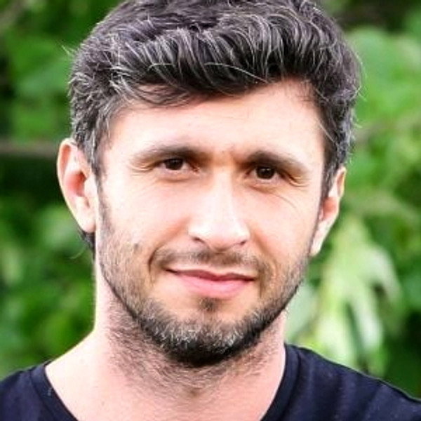 Dragoș Bucur
