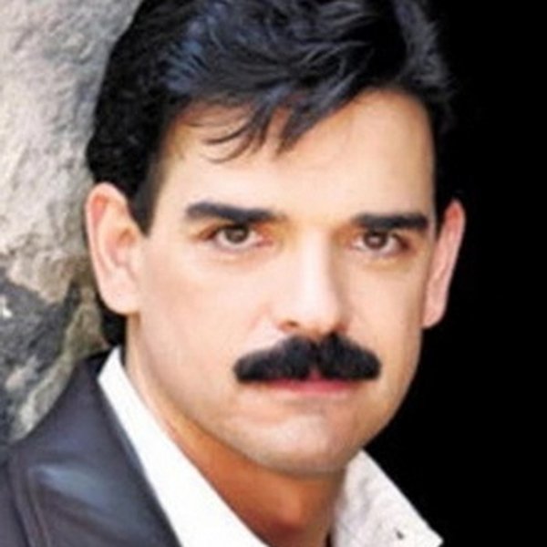 José Llamas