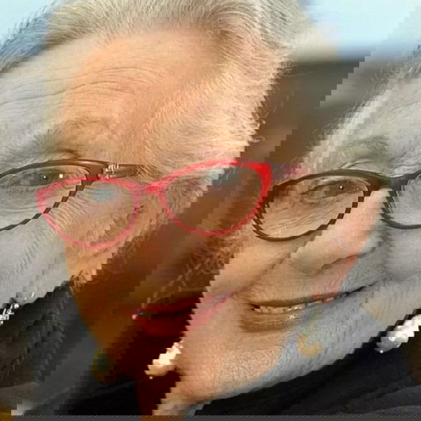 Thelma Barlow